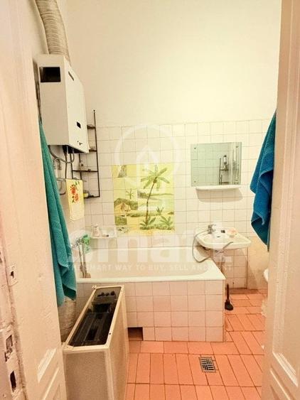 Casa in centrul istoric cu spatiu comercial si parcare proprie Zona 0 - 6