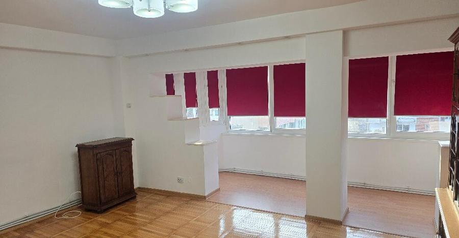 Vand apartament 4 camere decomandat in Deva, zona 22 Decembrie - 9