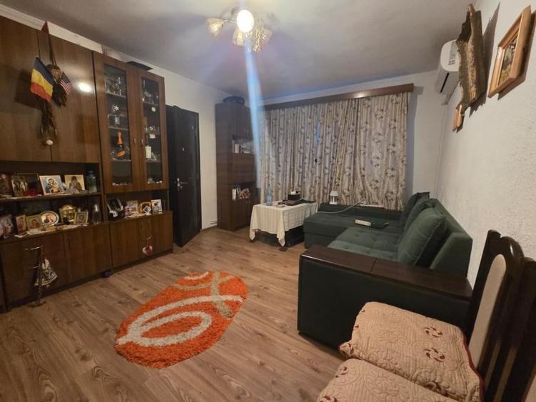 Vanzare-Apartament 3 camere-etajul 2-Alexandru cel Bun - 2