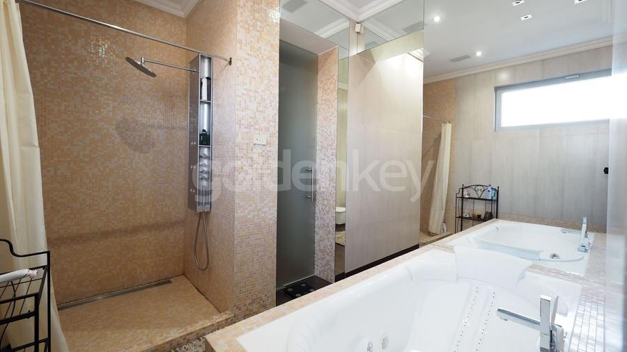 Vilă impresionantă pe un singur nivel | piscina | 2 garaje - 14