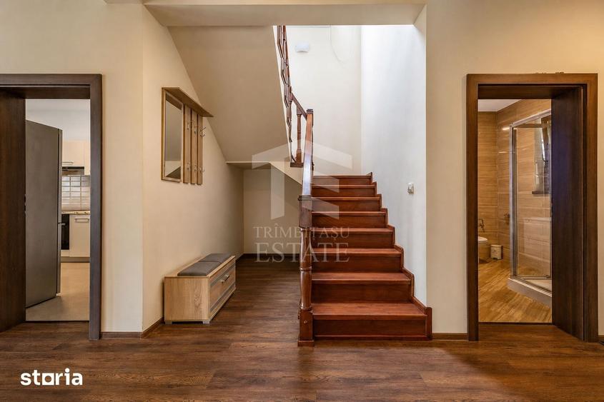 Casă cu 5 camere cu Teren 2390 Mp în Săcălaz