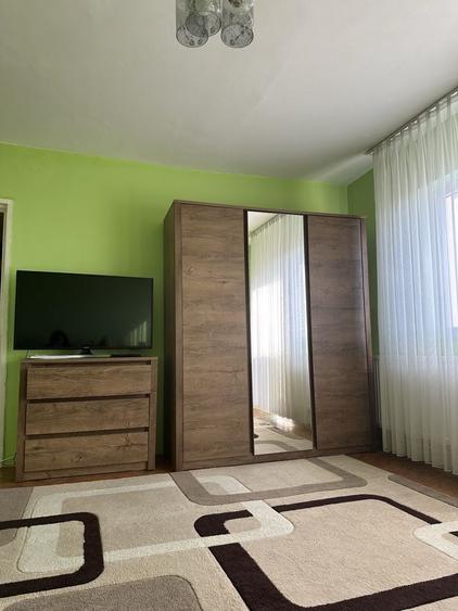 Proprietar, inchiriez apartament 3 camere - 1