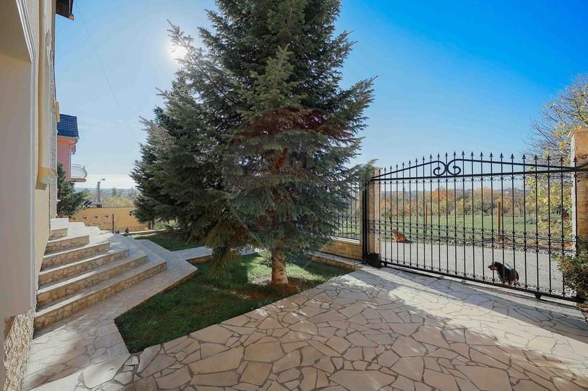 De vânzare vilă cu 7 camere, drum privat, în zona de Dealuri - 34