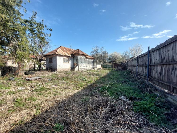 Casă cu 4 camere în Ulmi