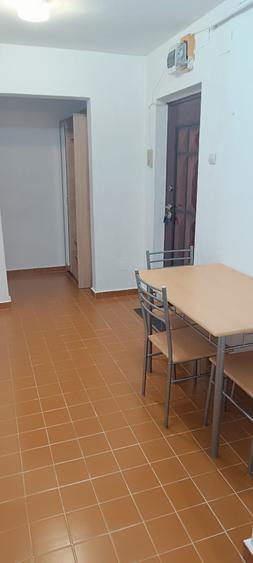 Apartament cu 3 camere decomandat în Cornișa
