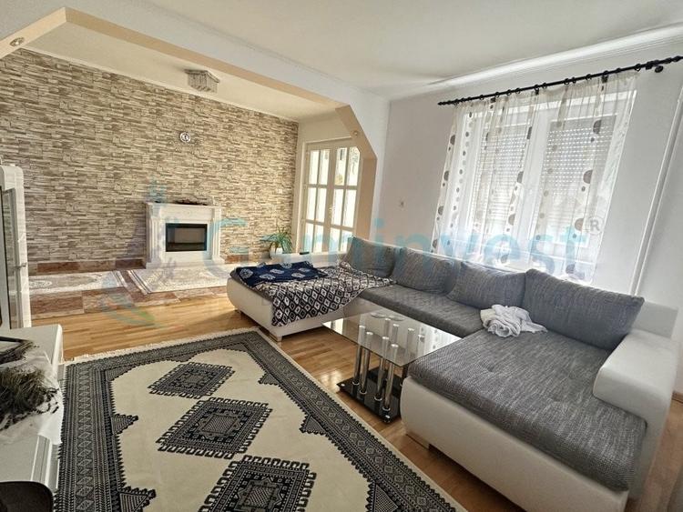 Casa pe 3 nivele si teren de vanzare, central in Sanmartin,  Bihor - 1