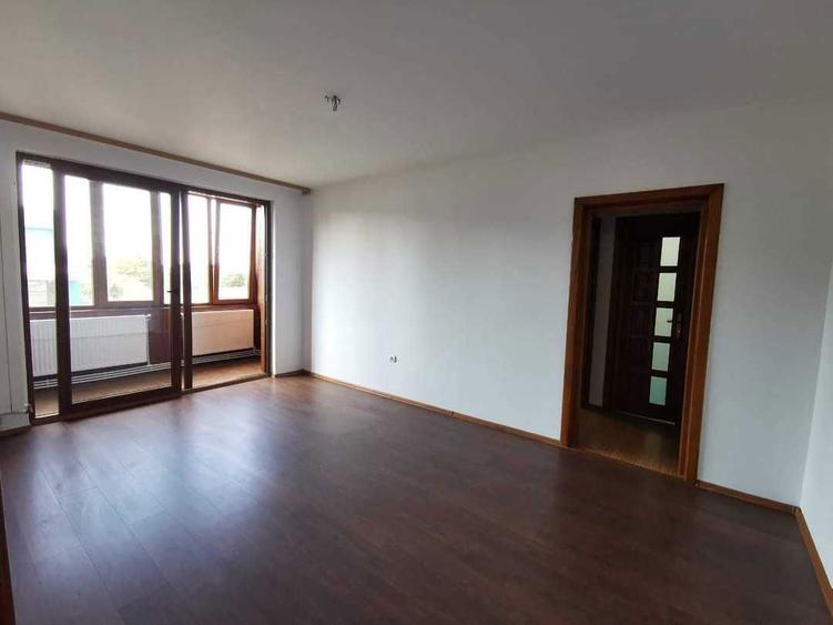 Vand apartament 2 camere. Tecuci, str. Gh. Petrascu, etaj 2 - 2