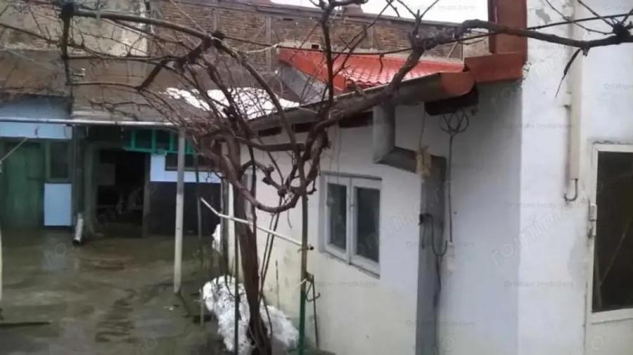 Intre Piata Mare si Victoriei 4 cam 105mp utili, teren 277 mp deschidere 8m - 6