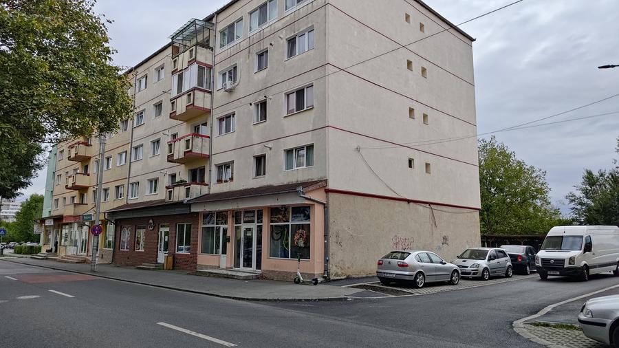 Apartament 3 camere decomandate 2 bai in Sibiu Ciresica - 1