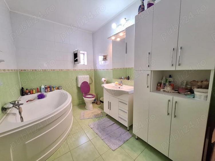 Vand vila in sat Rosu - 5