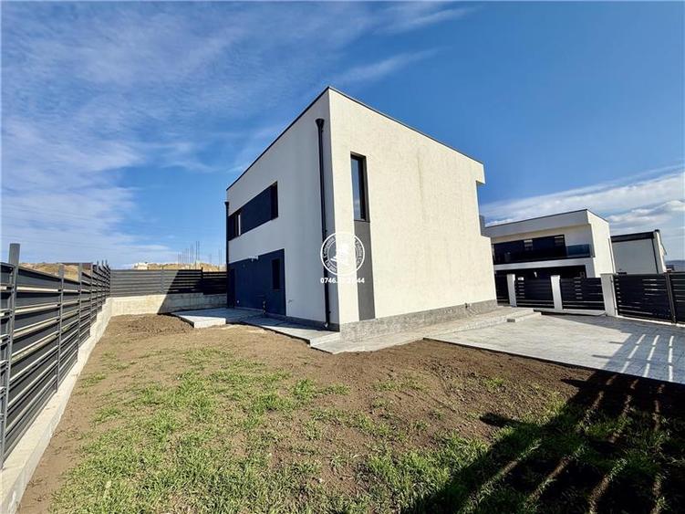 Casă individuală cu 4 camere cu Canalizare în Miroslava