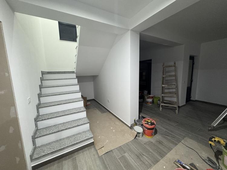 Sacalaz individuala P+E,Terasa,balcon,2 bai,5 camere,2 F.s - 14