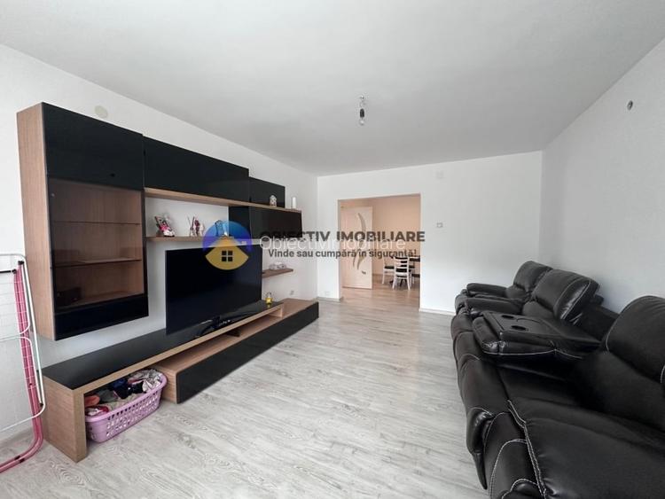 Apartament 4 camere de vanzare – Zona Școala Nr. 2, Piatra Neamt