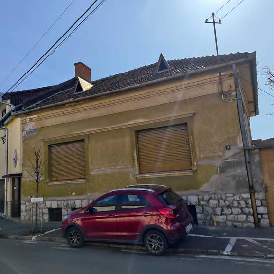 Casa individuala ultracentrala, teren 380 mp ideala pentru renovare si investitie - 6