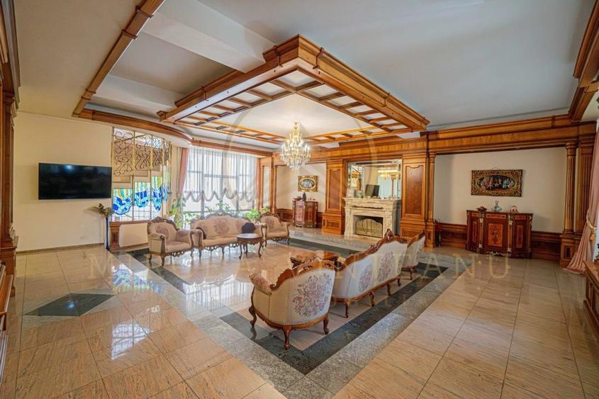 Ultracentral -Cladire impozanta  D+P+2E. - 1