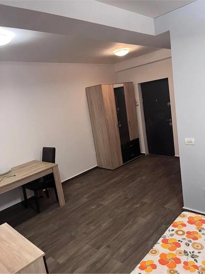 Inchiriez garsoniera in Militari Residence - 3