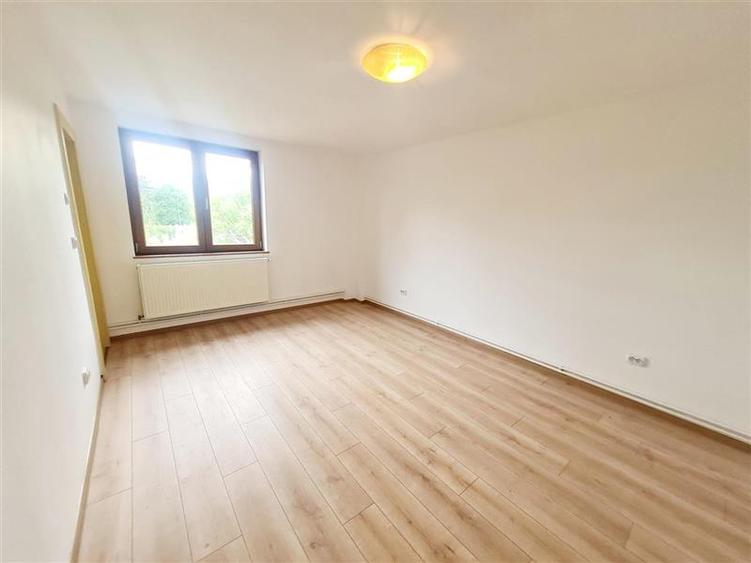 Vila impetuoasa pe 700mp teren:Spatiu versatil pentru locuinta/afacere Premium - 3