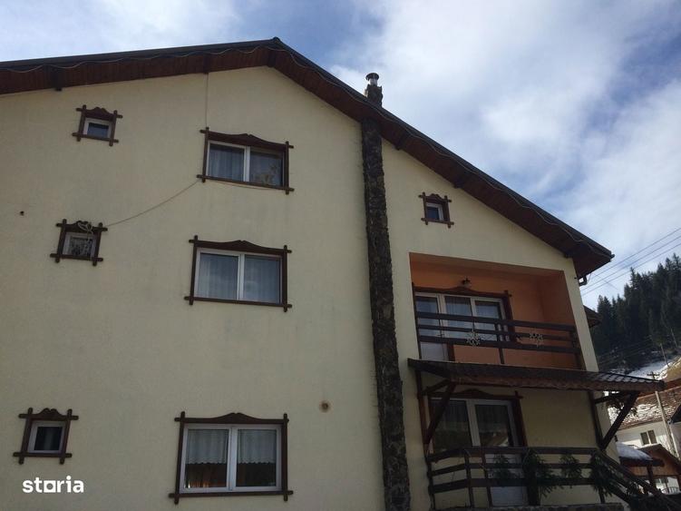 Pensiune de Vanzare in Moeciu de Sus - 13 Camere - pe Malul Raului - 9