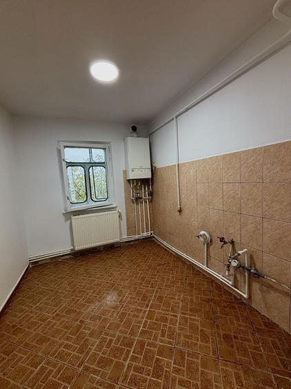 Apartament de vanzare - 2 camere, nemobilat - 6