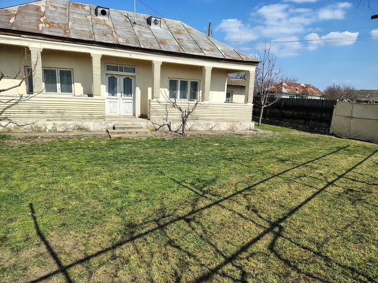 Teren de 1200 mp, în Garoafa
