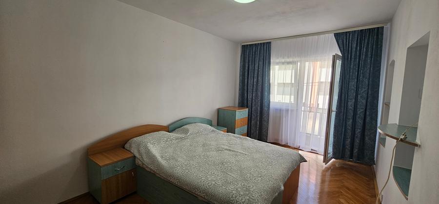 Apartament cu 3 camere decomandat în Vasile Aaron