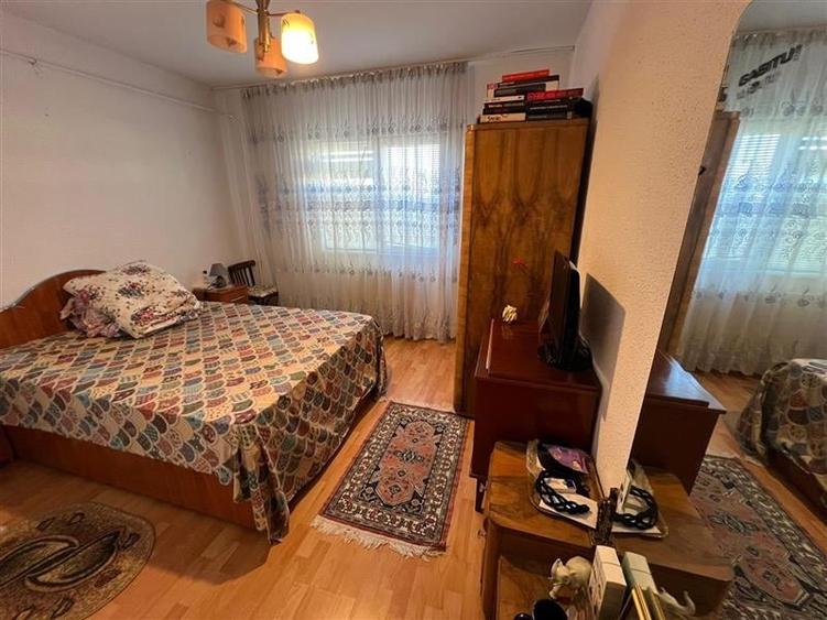 Apartament cu 3 camere decomandat - 70 mp - Zona Adriatica, Str. Aleea Visinului - 7