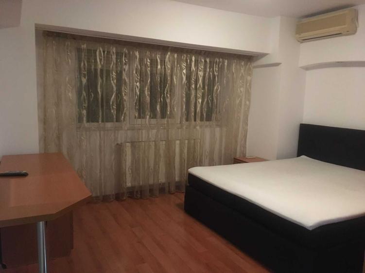 Apartament de inchiriat - 3 camere- Pta. Unirii - 2