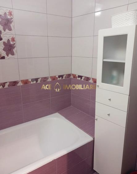Apartament cu 3 camere semidecomandat, mobilat în Gorjului