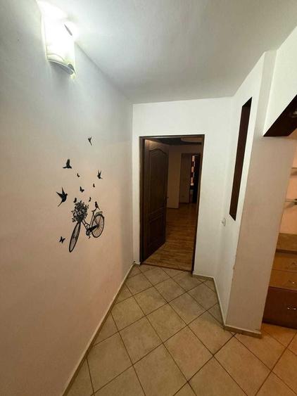 Apartament cu 2 camere semidecomandat, mobilat în Complex Studențesc