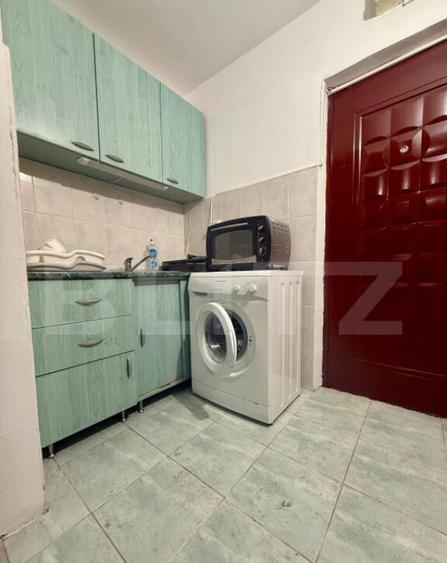 Garsoniera in zona Triaj ideala pentru locuit sau in - 1