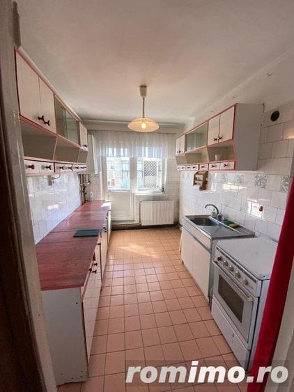 Apartament cu 4 camere decomandat în Central