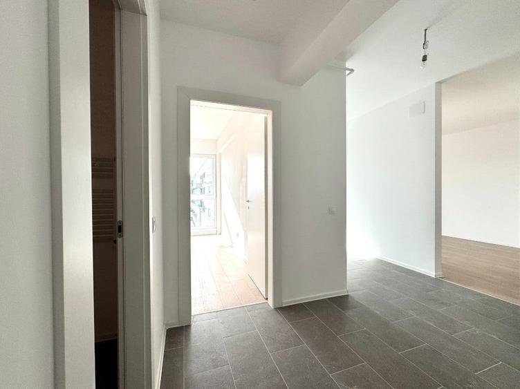 3 camere: 83 mp S.utila totala Etaj 5/6 Sect.1 Zona Mall Colosseum - 9