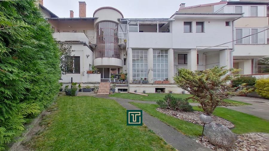 Apartament Ultracentral cu 3 camere, în stil Bauhaus, in Arad - 1