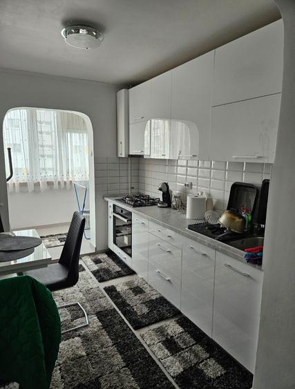 Inchiriez apartament cu 3 camere - 6