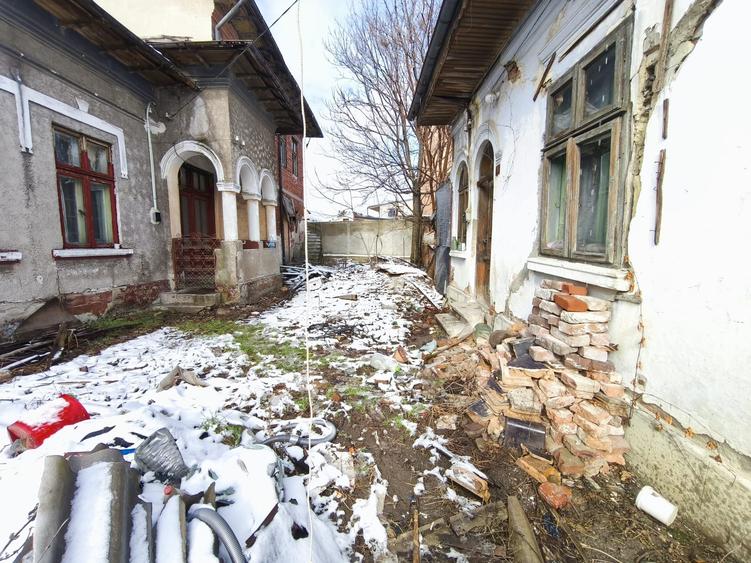 ROANDY-Casa + teren de vanzare-Democratiei-Lupeni - 1