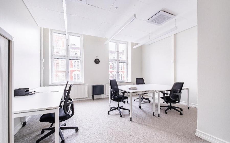 Spa?iu de birou tip open-plan pentru 10 persoane in Regus Iride - 5