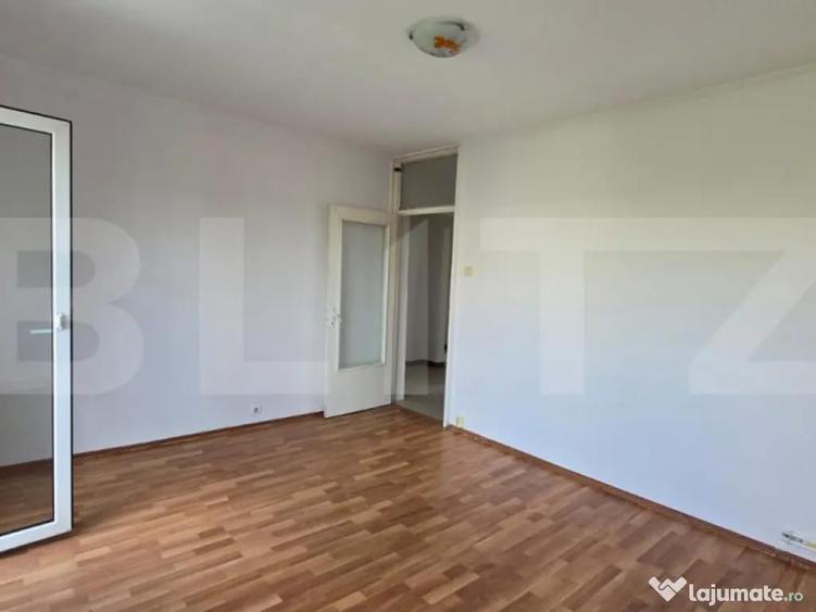 Apartament de vanzare, cu 3 camere, 76 mp, zona Micro 17 - 1