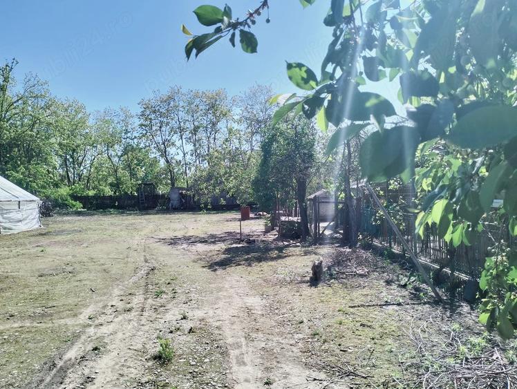 Casă cu 4 camere cu Teren 1850 Mp în Maia