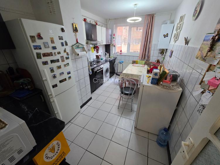 3 camere semidecomandat Astra