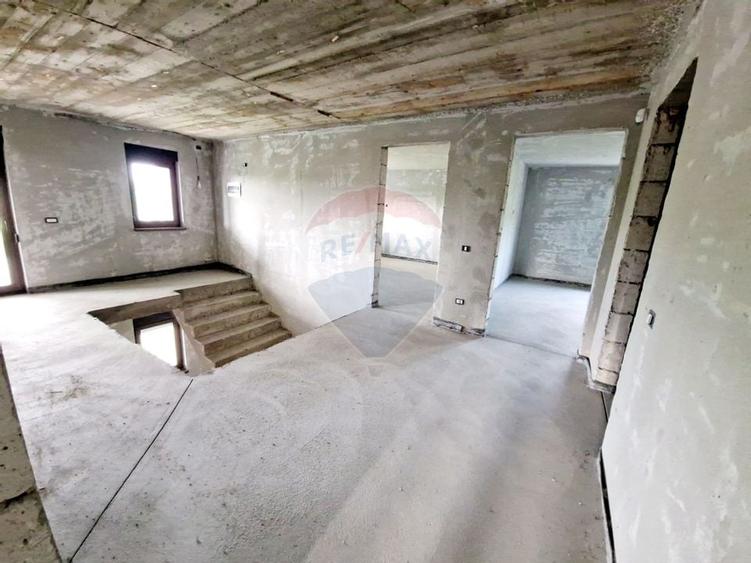 Casă spațioasă S+P+1E+M și teren generos 1664 mp - 25