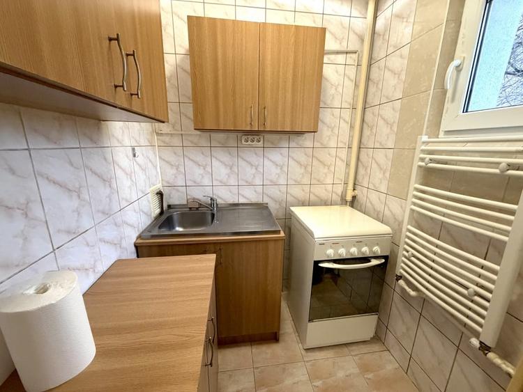 Bld 1 Decembrie 1918 - Str Postavarul - garsoniera - etaj 1/10 - bloc reabilitat - 3