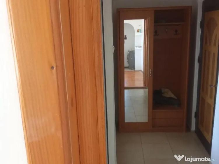 De inchiriat apartament 3 camere NEMOBILAT Obor-Liceul Cerna - 2