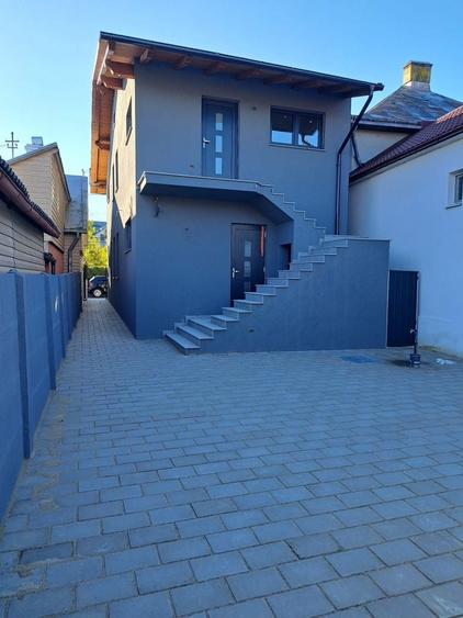 Vand sau inchiriez spatiu comercial si apartament - 2