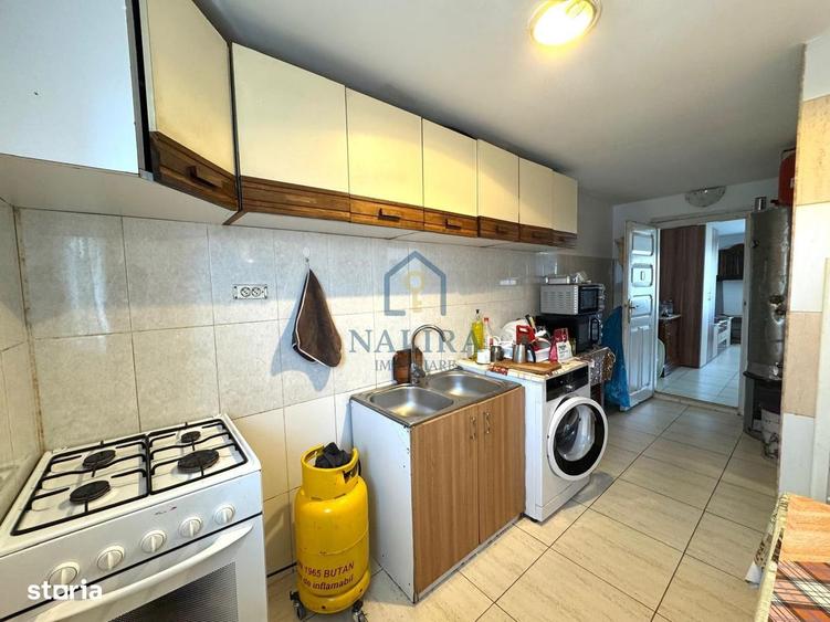 Casa de vanzare Surdesti cu teren intravilan 5000mp - 10