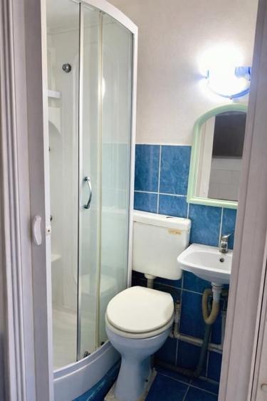 Vând garsonieră zona CET - 4