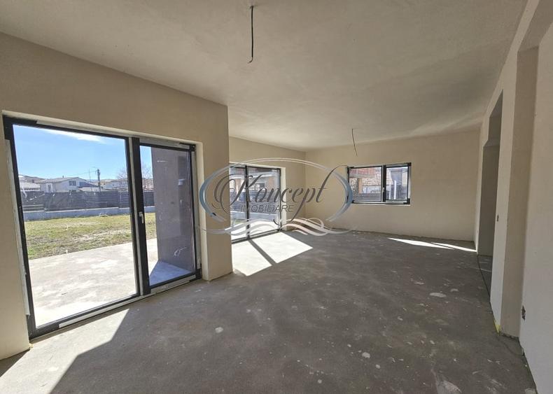 Locuinta moderna cu design cubic si curte plana in Dezmir - 6