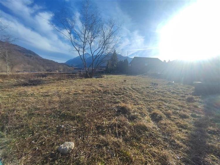 Exclusivitate! Teren 1000mp , drum privat cu acces la rau si padure, Glajarie, R - 2