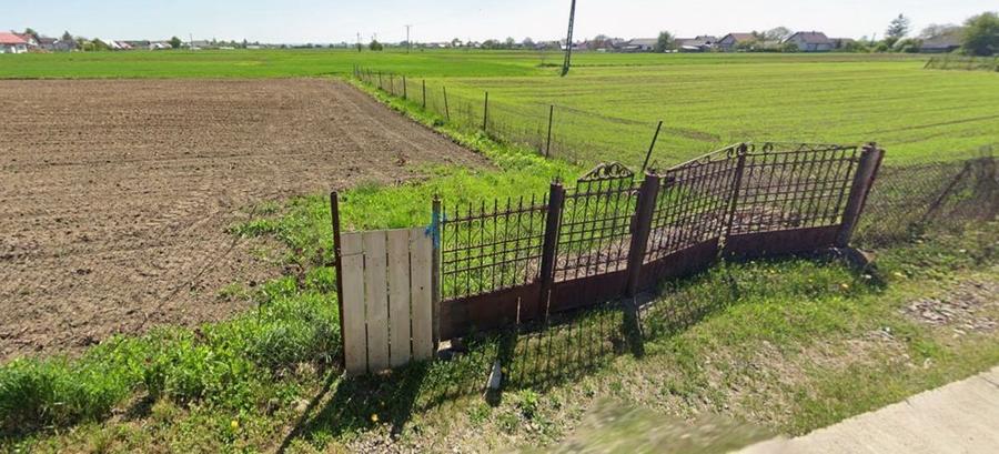 Vand teren intravilan in satul Maneuti - 1