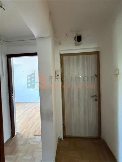 Apartament 3 camere cf 2  semidecomandat zona Micro 14 - 1