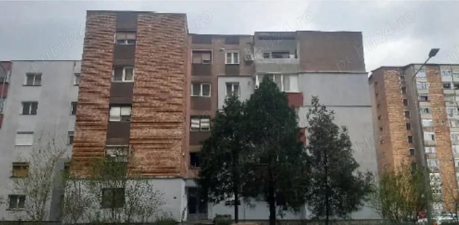 Apartament 3 camere, decomandat, de vanzare zona ultracentrala, Hunedoara (Centrul Civic) - 2
